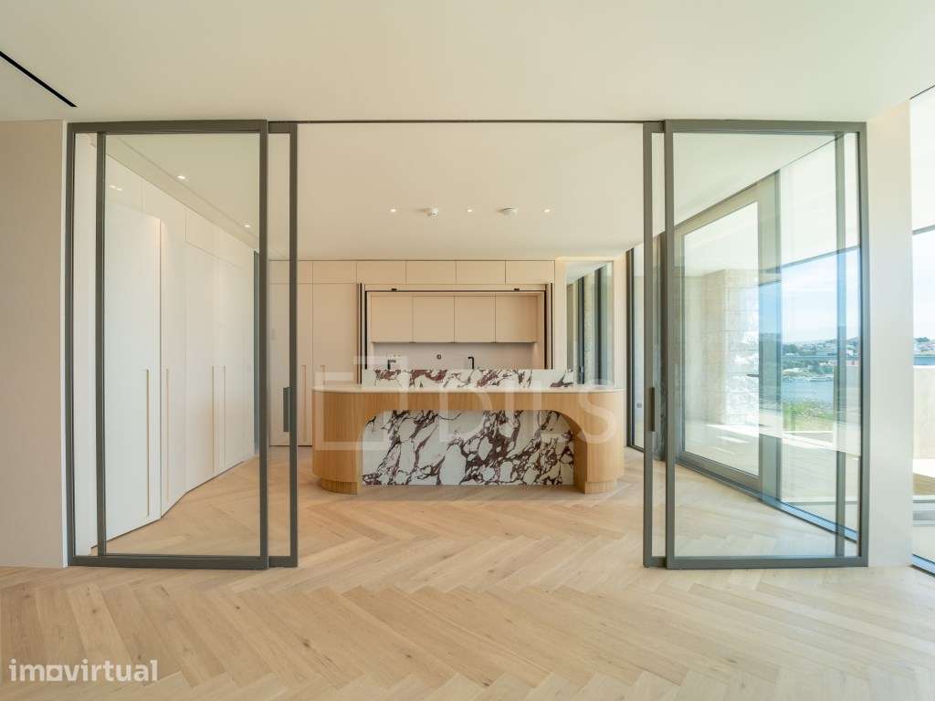 Moradia T4 Duplex, com terraço e piscina, frente ao Rio Douro - Grande imagem: 5/112