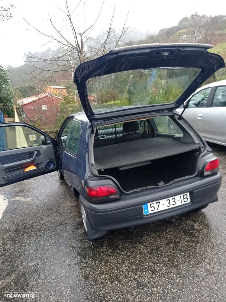 Renault Clio 1.9 D RXE - 4