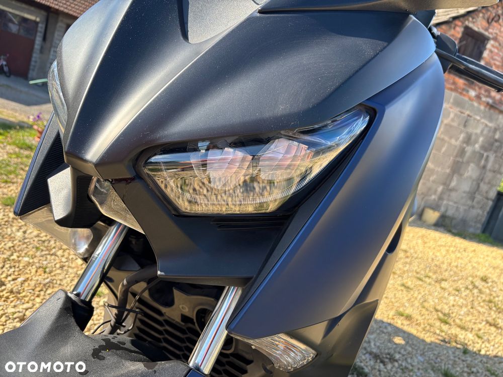 Yamaha X-max - 4