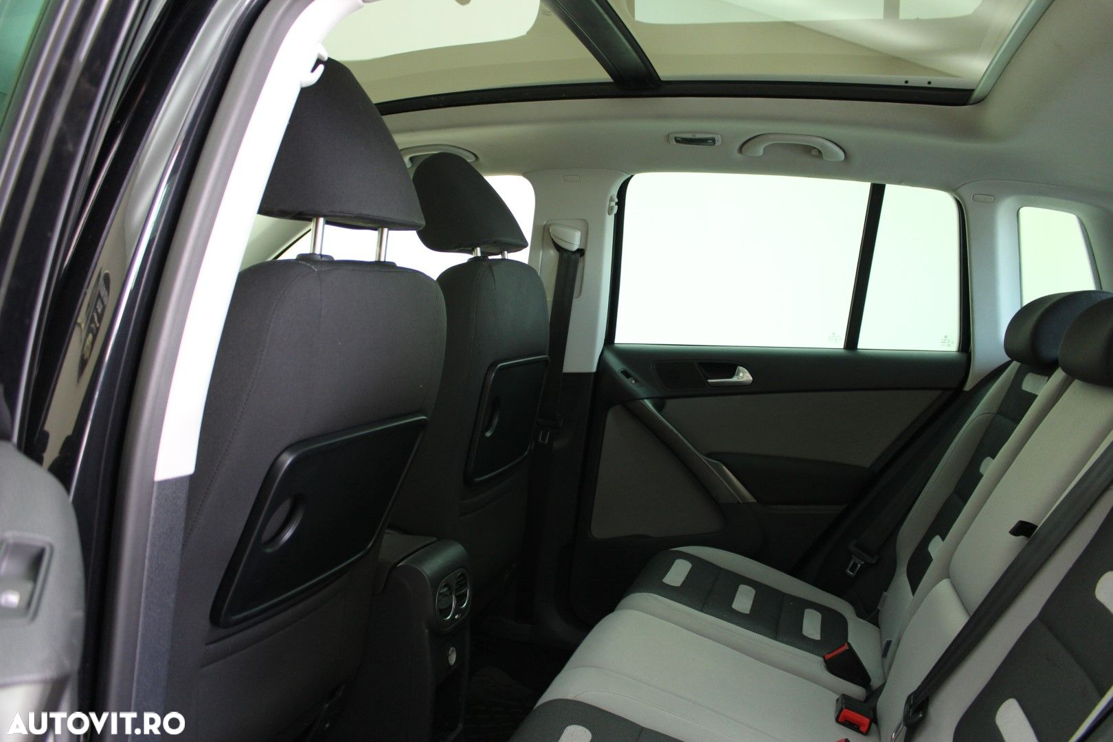 Volkswagen Tiguan - 9