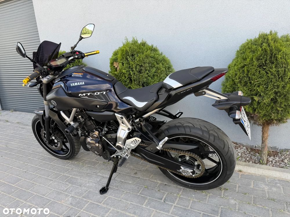 Yamaha MT - 8