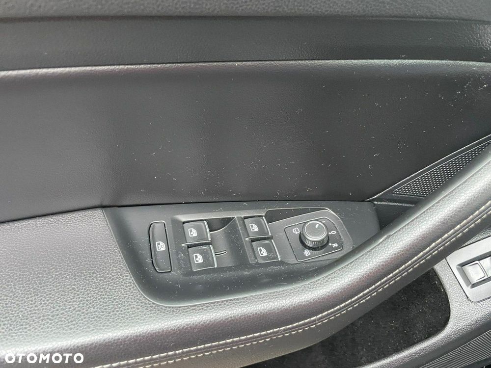 Volkswagen Passat - 18