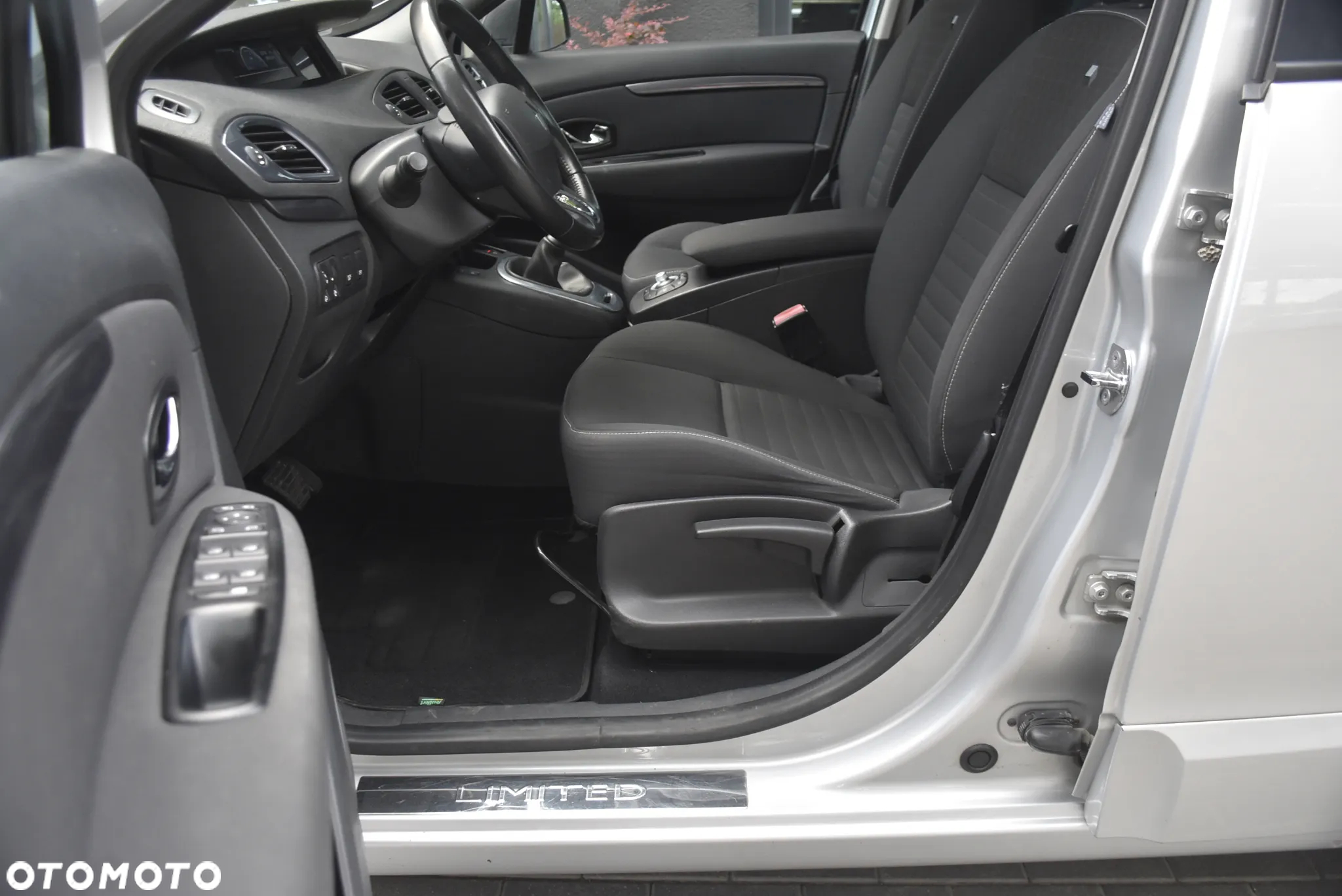 Renault Scenic ENERGY TCe 130 S&S LIMITED - 8