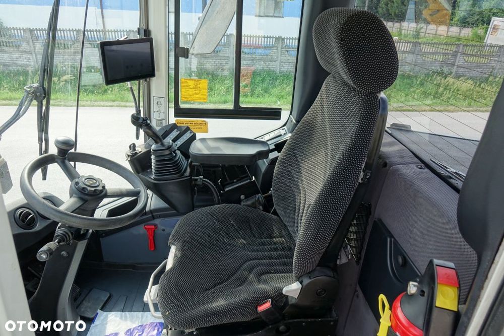Liebherr L526 / ŁADOWARKA / 16 000 KG / SZYBKOZŁĄCZE / NOWE OPONY PRZÓD - 25