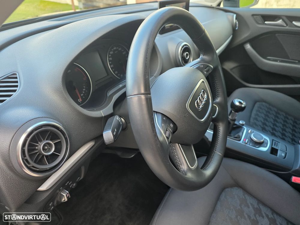 Audi A3 Sportback 1.6 TDI Advance Ultra - 13