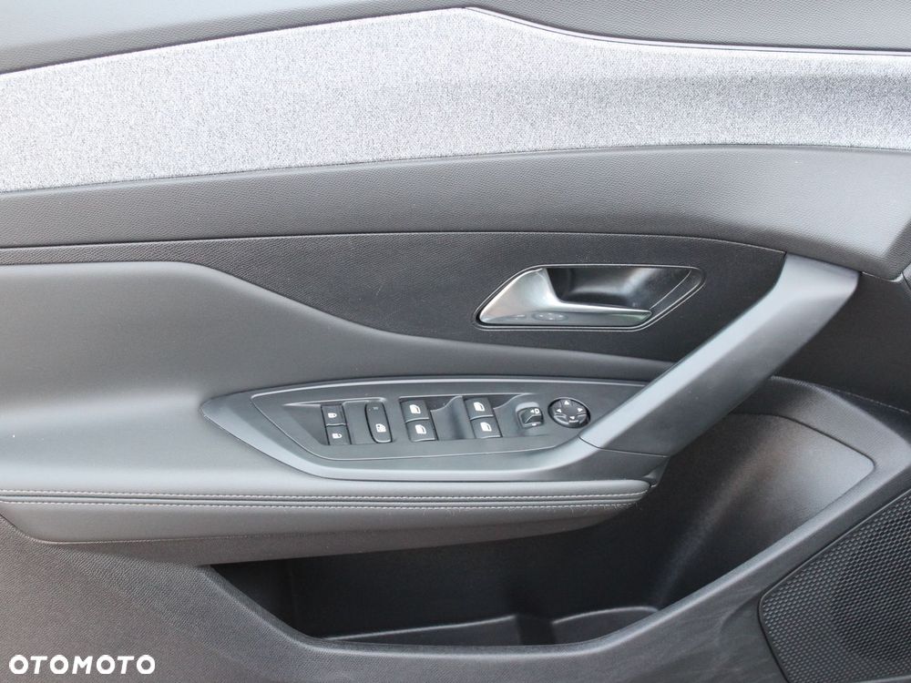 Peugeot 308 1.2 PureTech Allure S&S EAT8 - 11