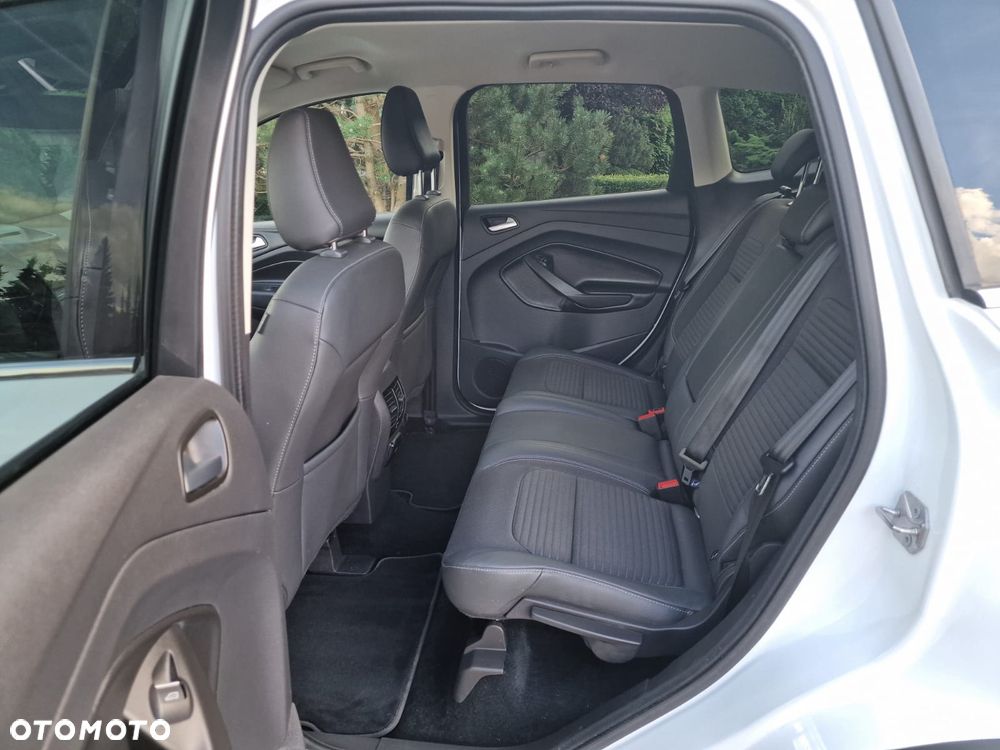 Ford Kuga 2.0 TDCi 2x4 Titanium - 19