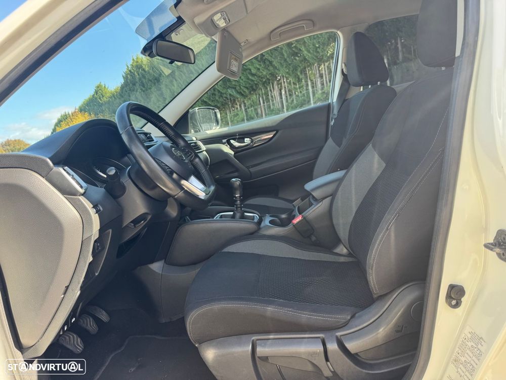 Nissan Qashqai 1.5 dCi N-Connecta J18+Led - 11