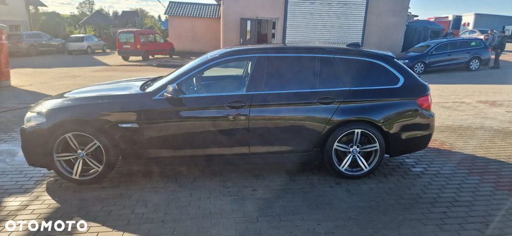 BMW Seria 5 525d - 13