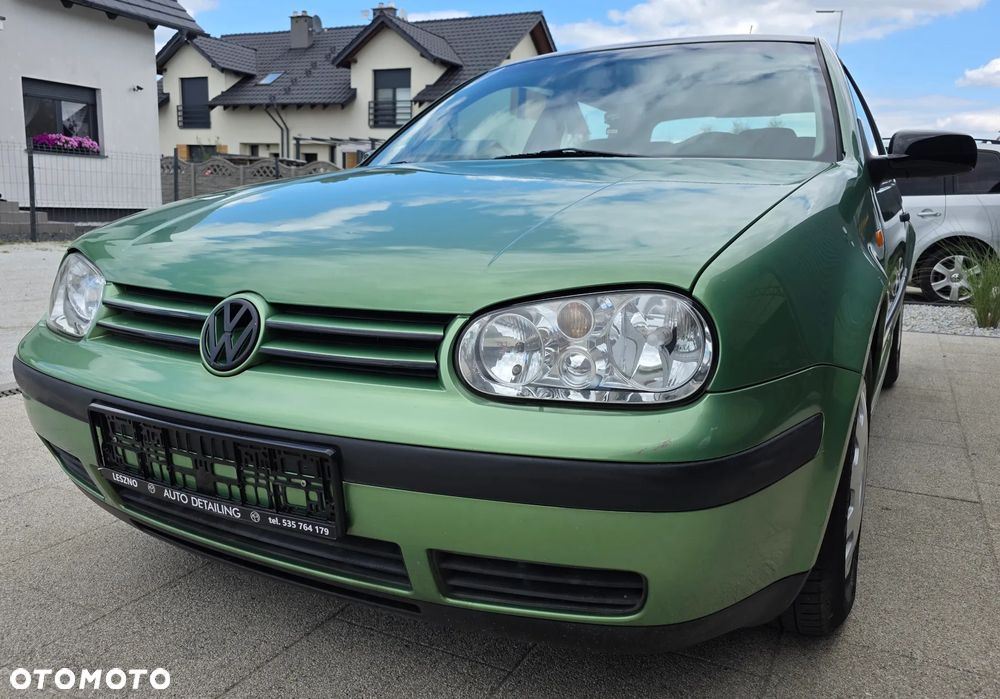 Volkswagen Golf - 2