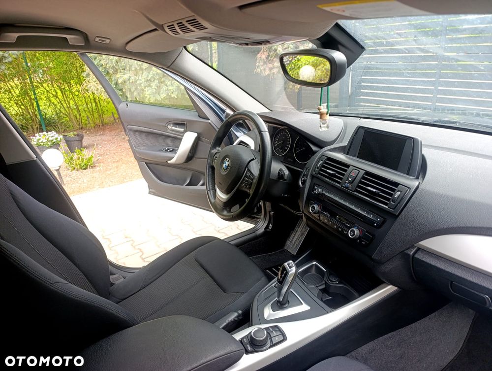 BMW Seria 1 118d Sport Line - 12