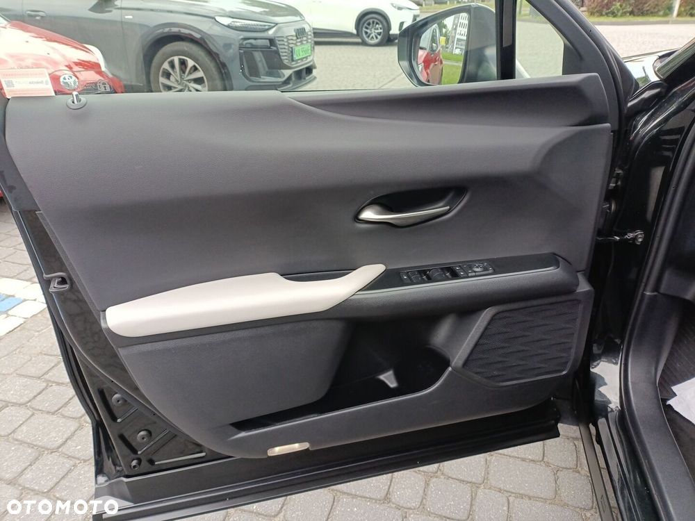 Lexus UX 300h F Sport Design - 15