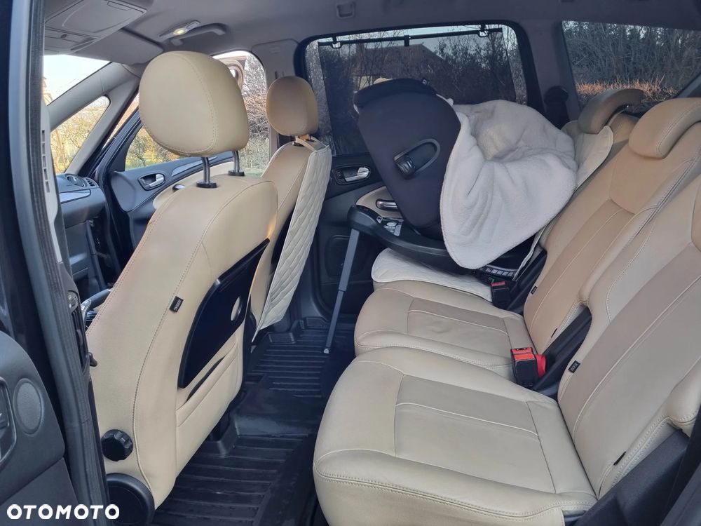 Ford S-Max - 21