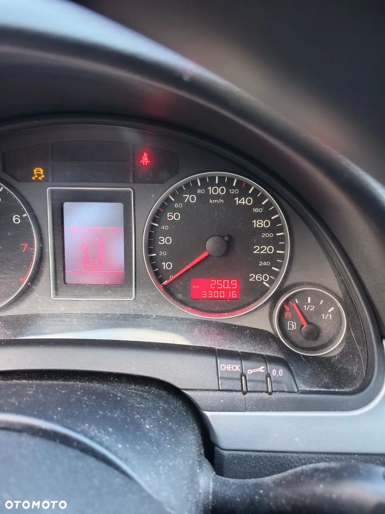 Audi A4 Avant - 9