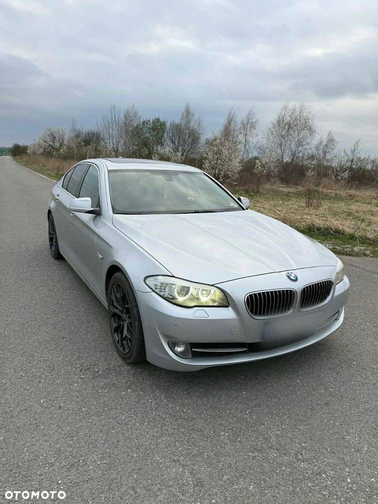 BMW Seria 5 528i xDrive - 1