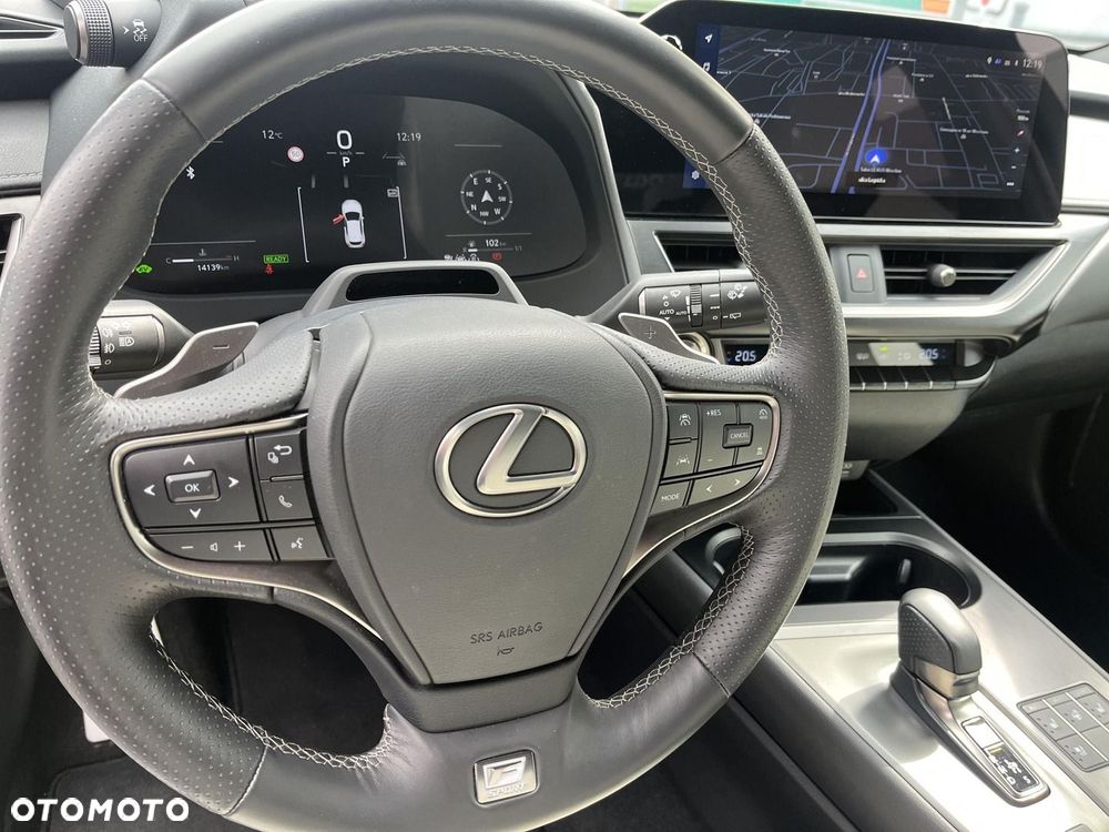 Lexus UX - 16