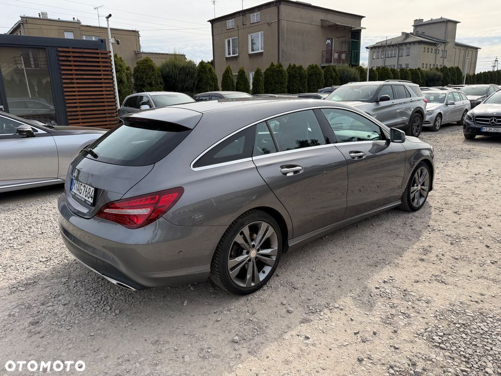 Mercedes-Benz CLA 180 Urban - 20