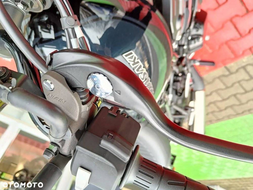 Kawasaki Z 900 RS - 11