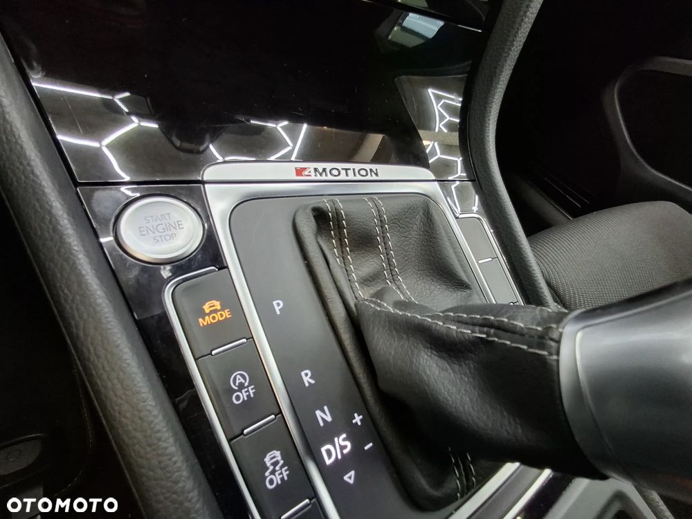 Volkswagen Golf VII 2.0 TSI BMT 4Mot R DSG - 23