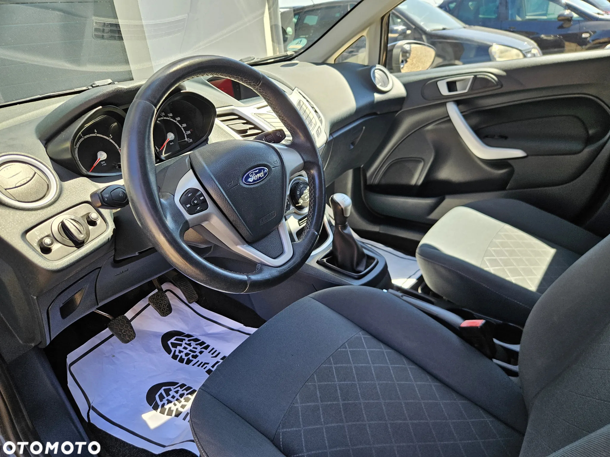 Ford Fiesta 1.25 Champions Edition - 11
