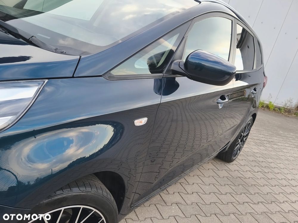 Kia Carens 1.6 GDI M EU6 - 11