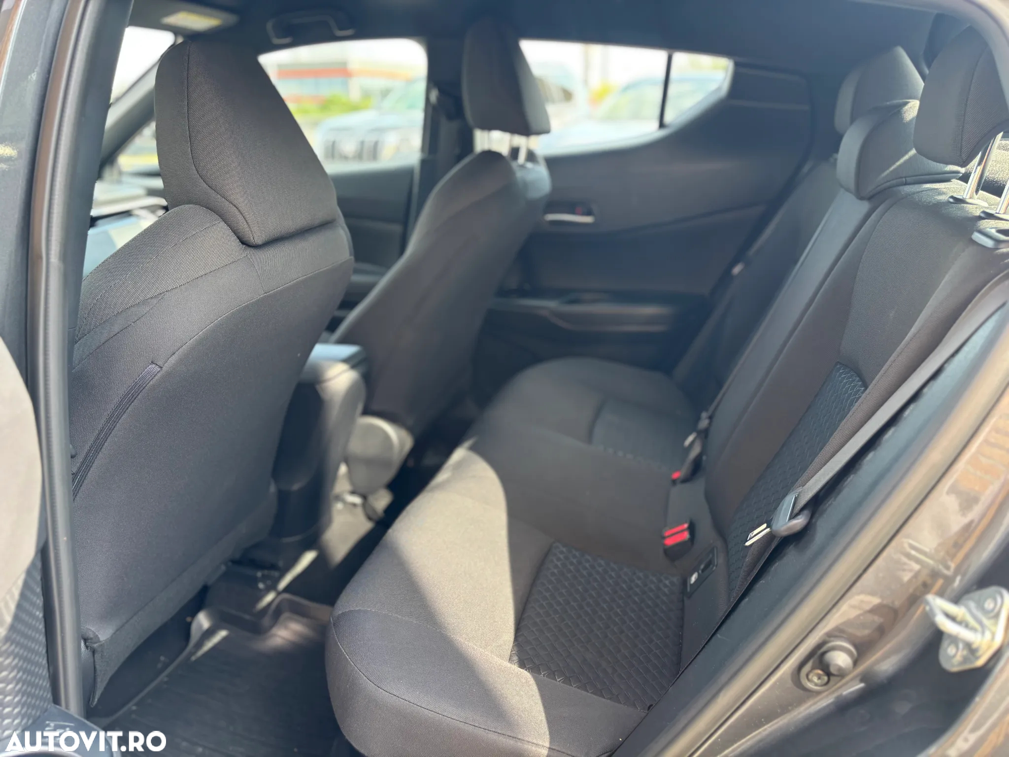 Toyota C-HR 1.8 HSD 122 CP 4x2 CVT Core - 11