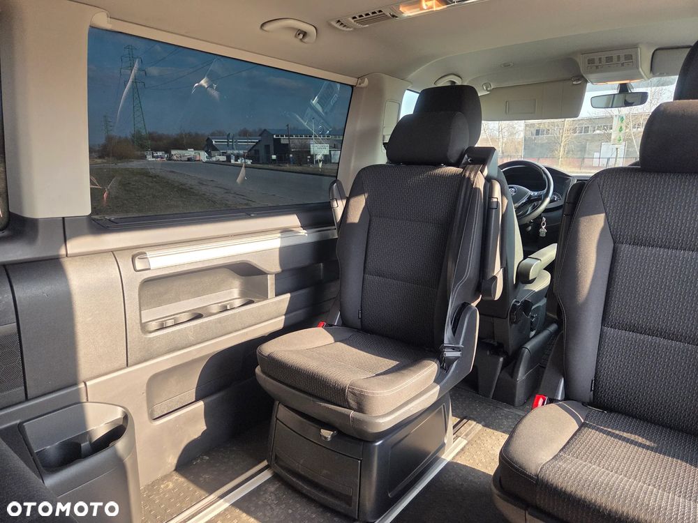 Volkswagen Multivan - 11