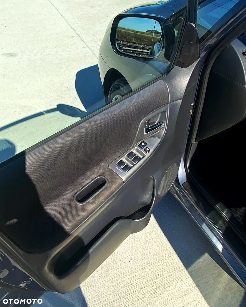 Toyota Corolla Verso - 14