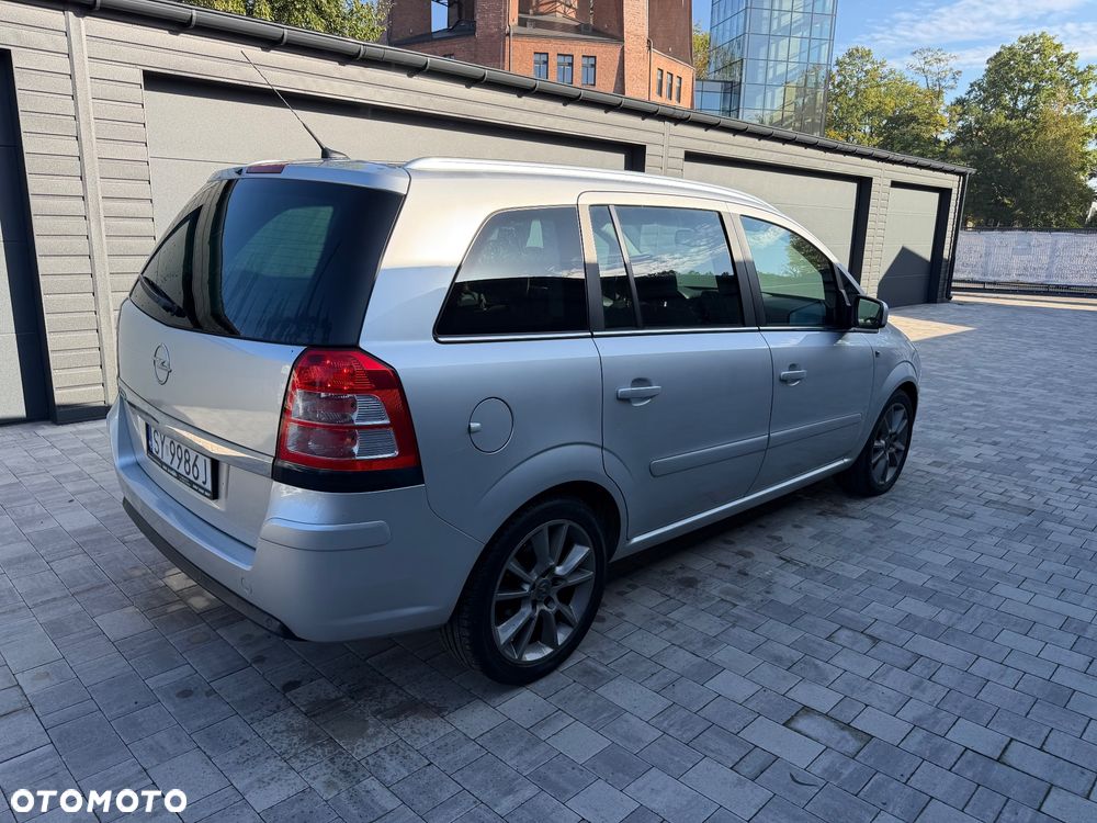 Opel Zafira - 9