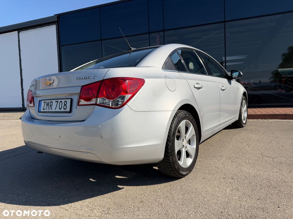 Chevrolet Cruze 1.8 LT+ - 12