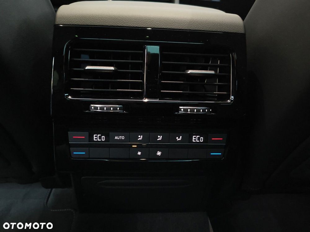 Volkswagen Touareg - 37