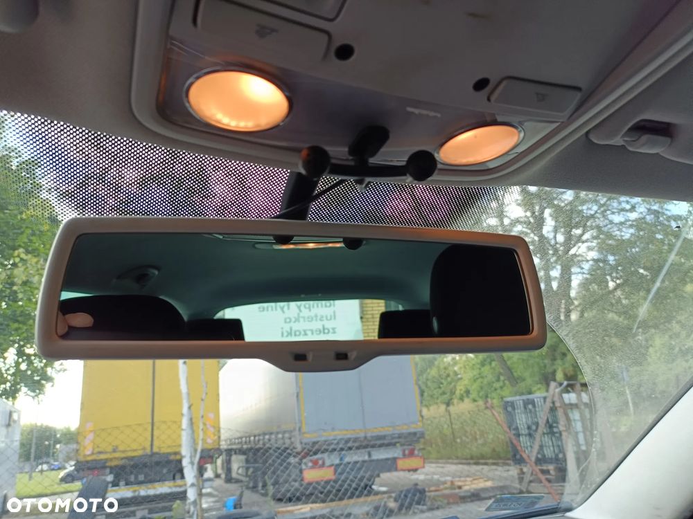 Volkswagen Passat 2.0 TDI DPF Comfortline - 24