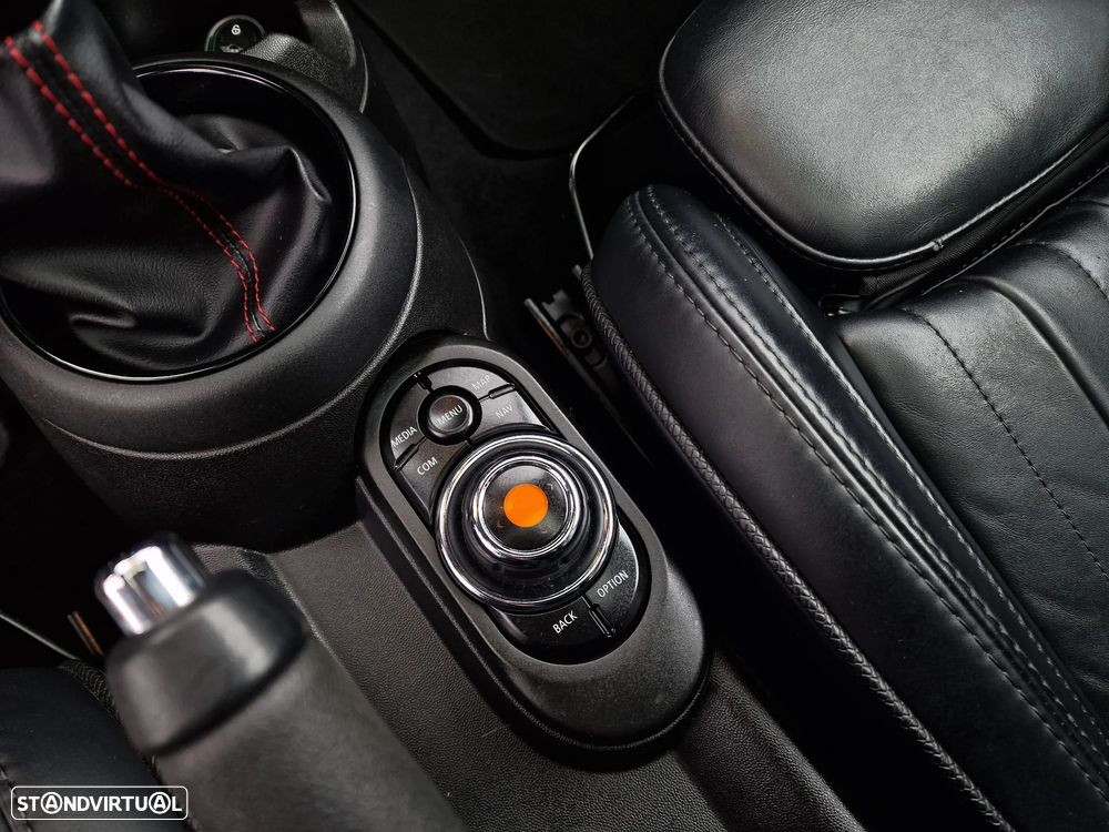 MINI 3 Portas One - 24