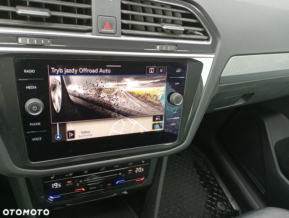 Volkswagen Tiguan - 16