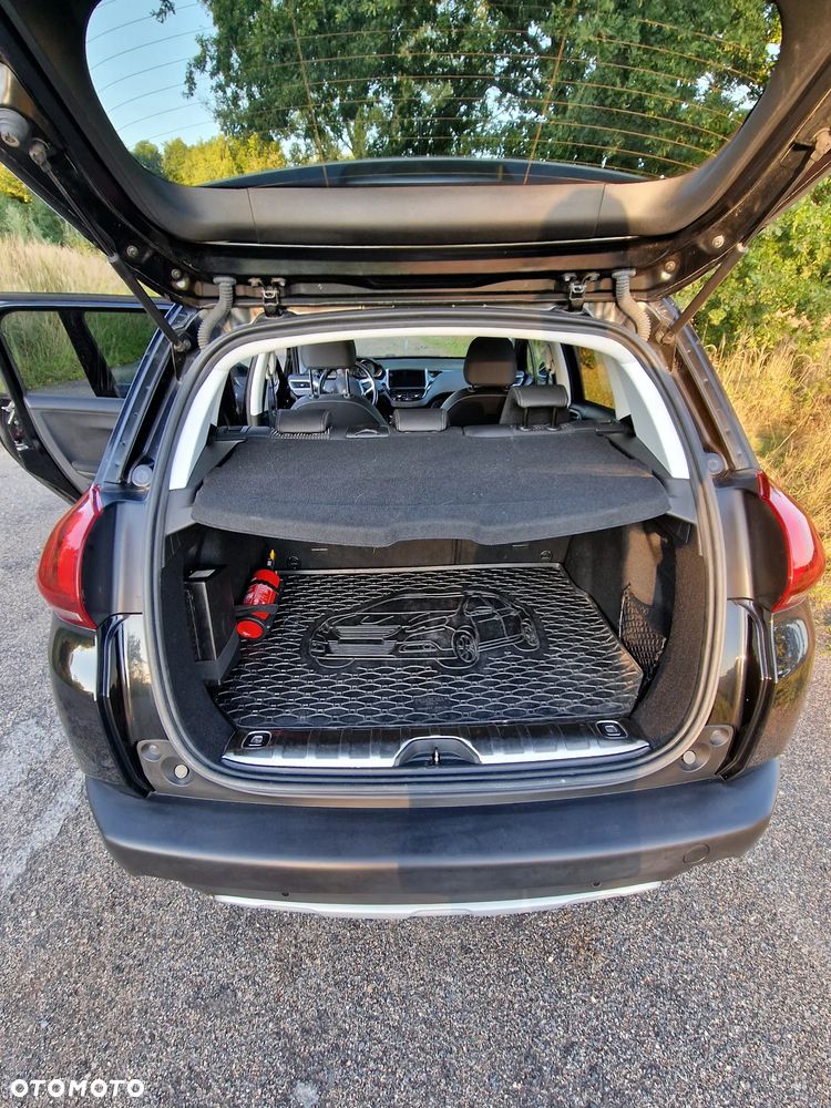 Peugeot 2008 1.2 Pure Tech GPF Allure S&S EAT6 - 3