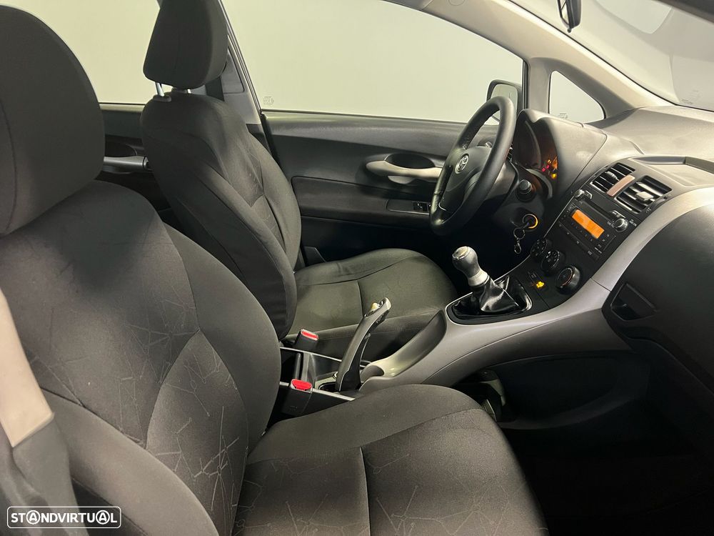 Toyota Auris 1.4 D-4D Sol - 5