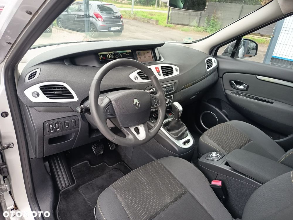 Renault Grand Scenic 2.0 16V 140 CVT Dynamique - 17