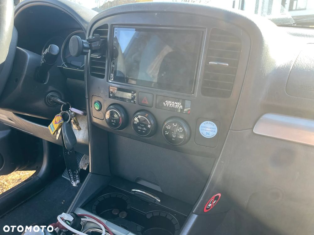 Suzuki Grand Vitara 1.6 Comfort Style - 23