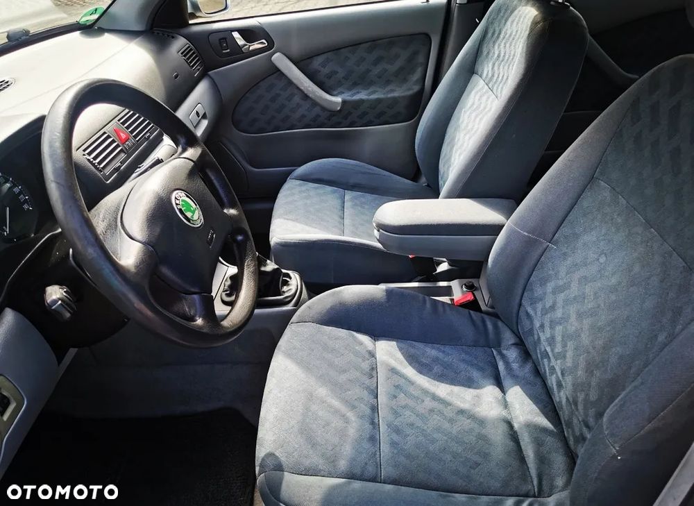 Skoda Octavia 1.8 T Combi Advance - 12