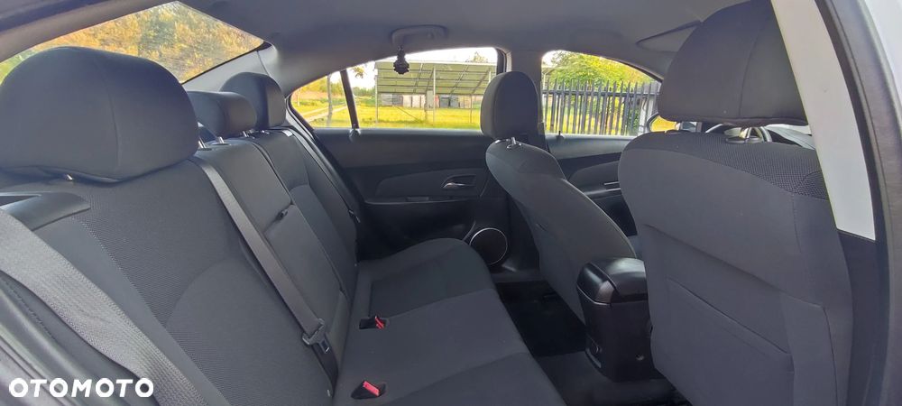 Chevrolet Cruze 1.8 LT - 9
