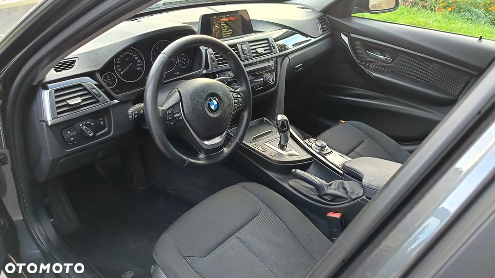 BMW Seria 3 320d - 8