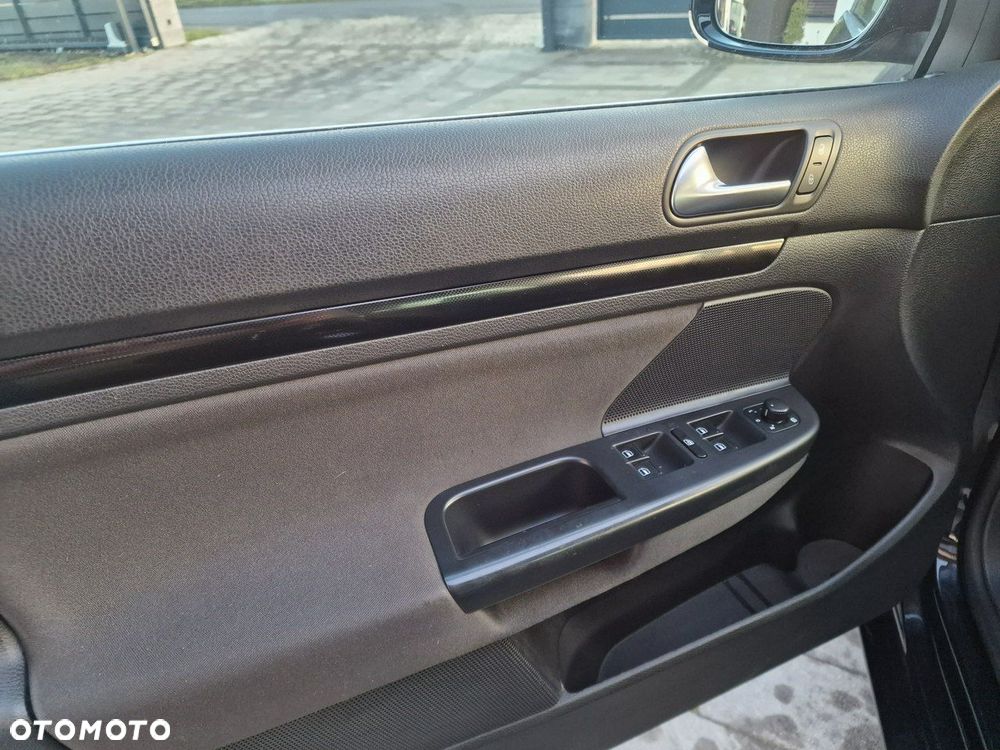 Volkswagen Golf - 12