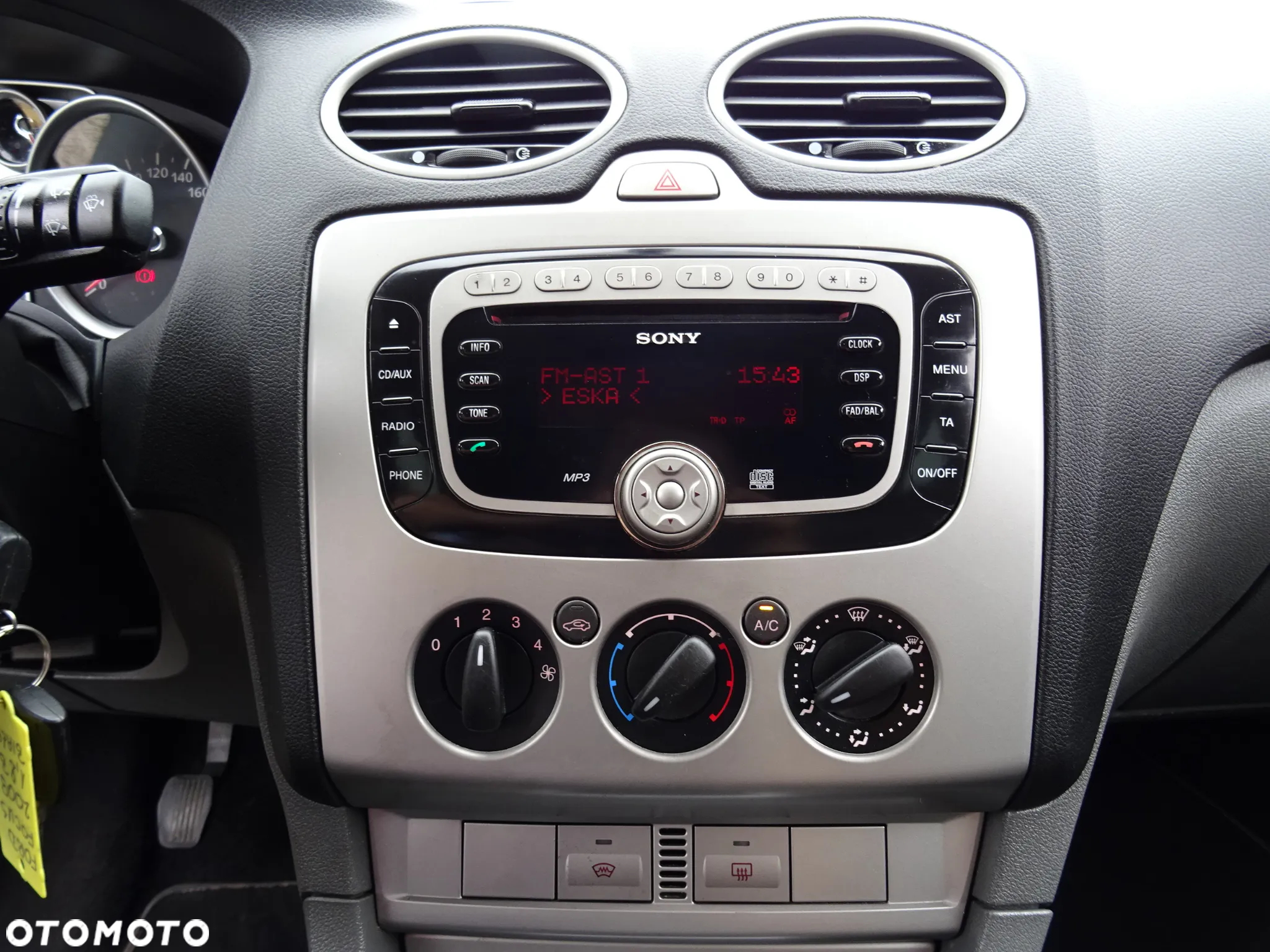 Ford Focus 1.8 White Magic - 19