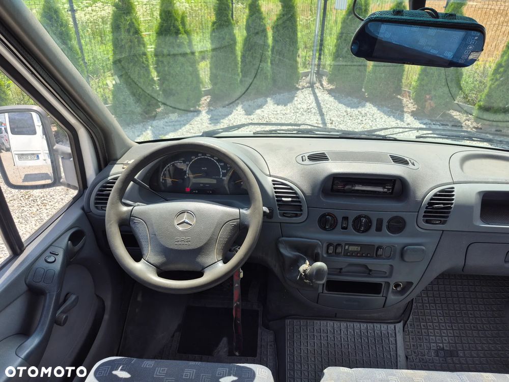 Mercedes-Benz Sprinter - 24