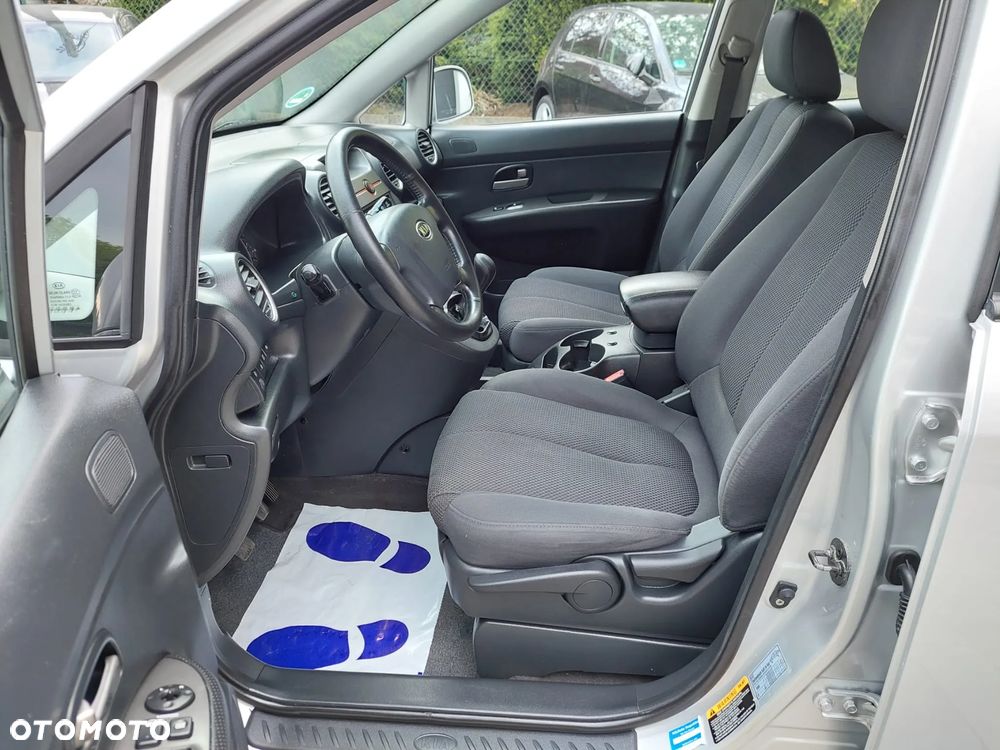 Kia Carens 2.0 CVVT EX - 16