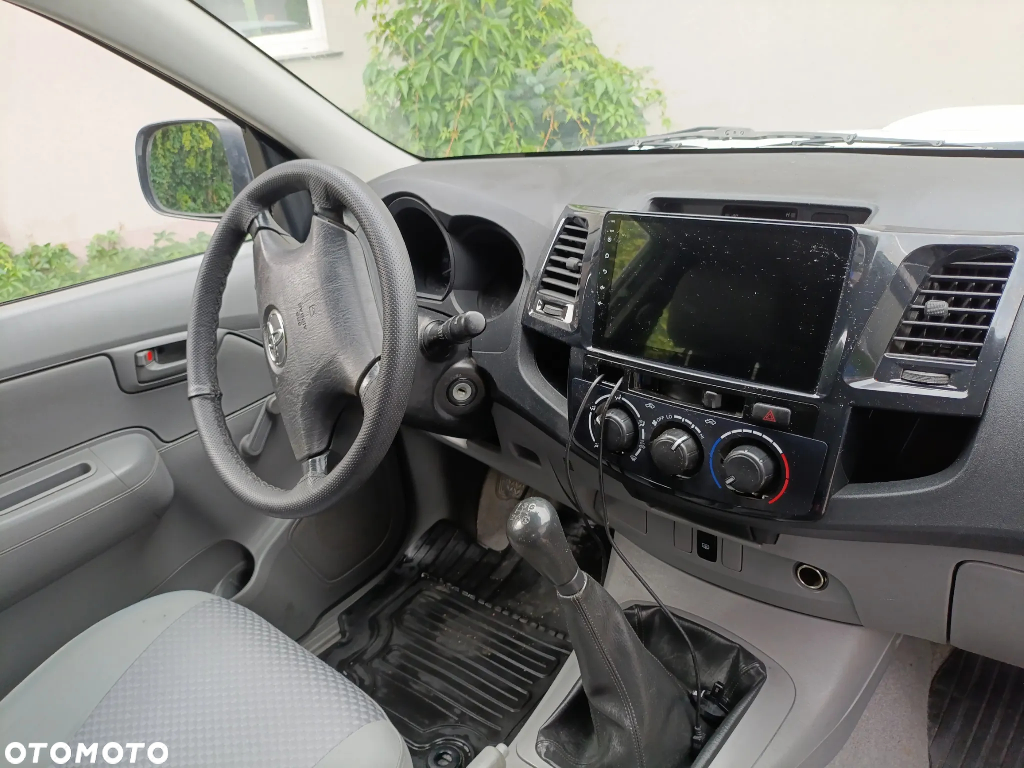 Toyota Hilux 2.5 D-4D DLX + 2os 4x2 - 10