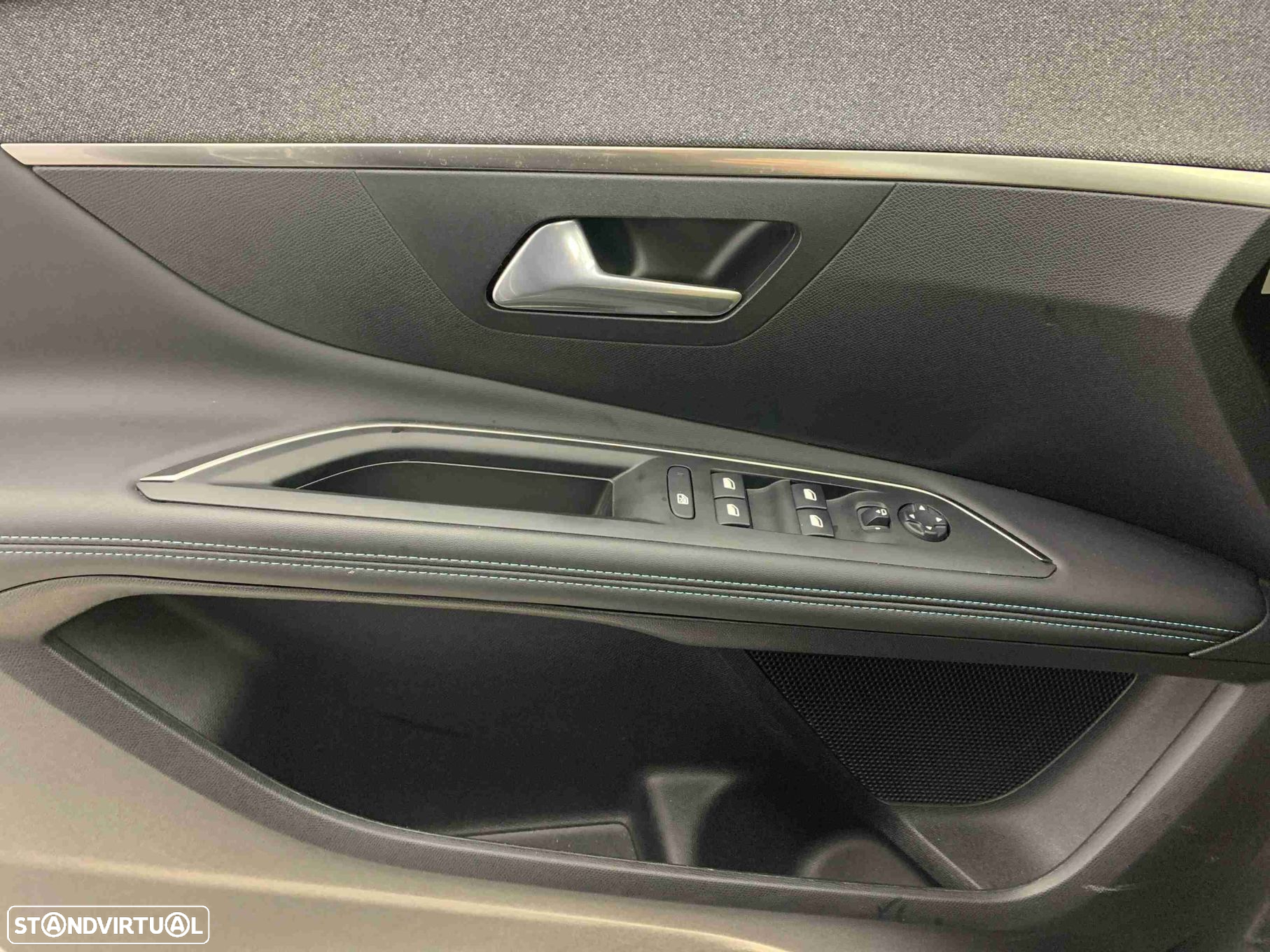 Peugeot 3008 1.6 Hybrid Allure Pack e-EAT8 - 11