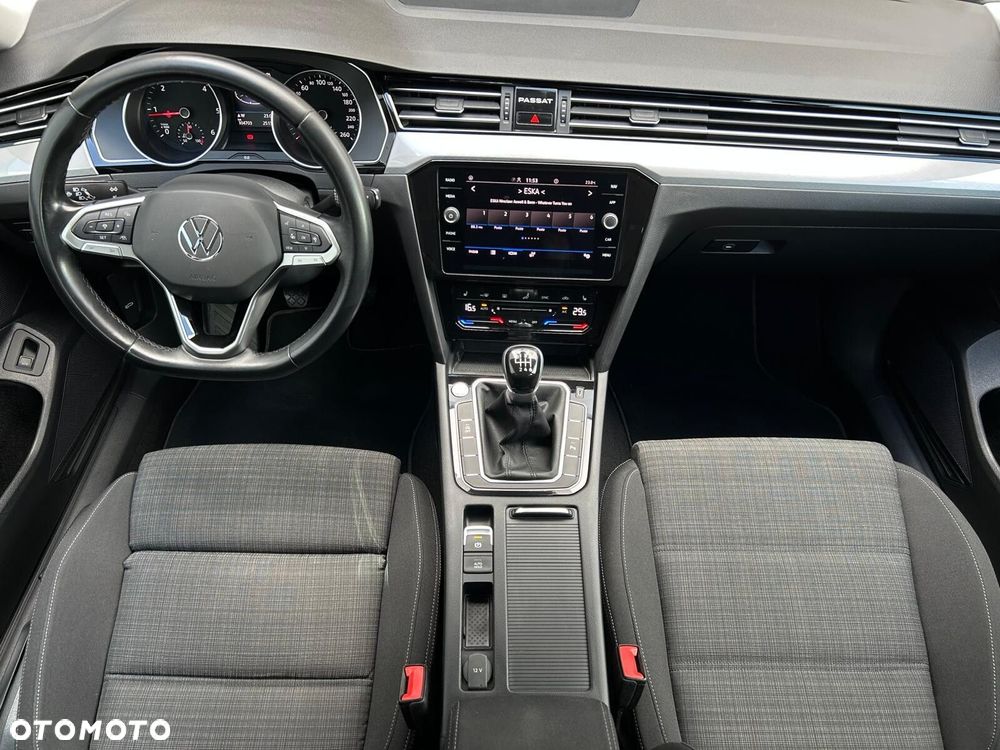 Volkswagen Passat - 5
