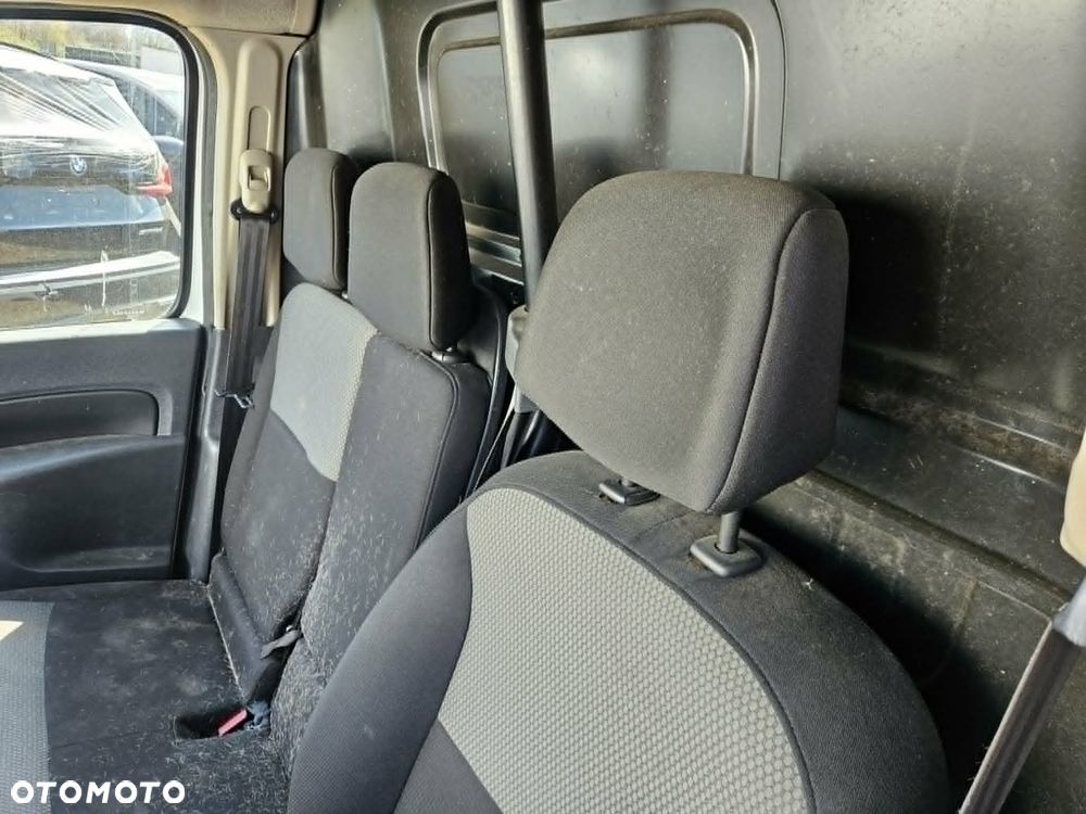 Renault KANGOO 1.5 DCI 3-OSOBOWY - 8