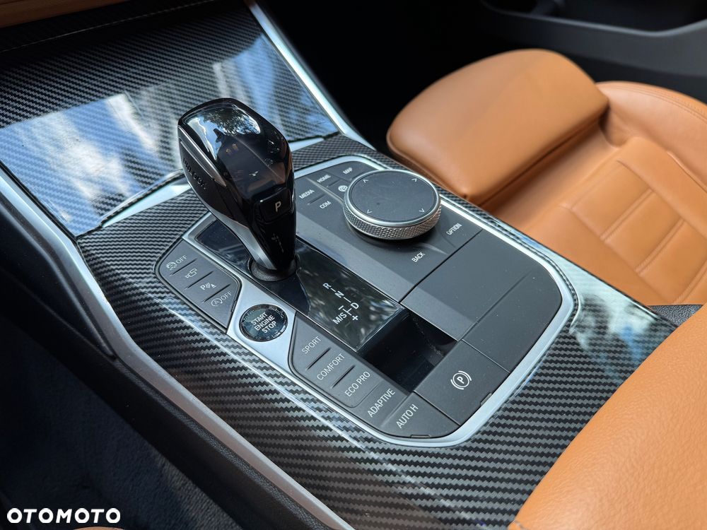 BMW Seria 3 M340i xDrive - 28